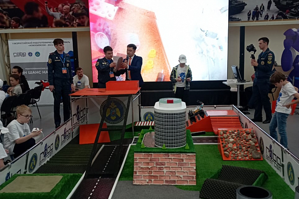 ������������� ����������������� ��������� �RoboEMERCOM�, ��, �. �������