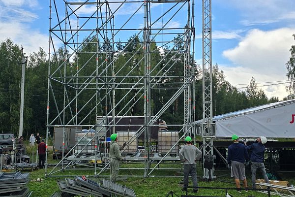 "˸���� ���������: 25 ��� � ����", �. ����������-���������