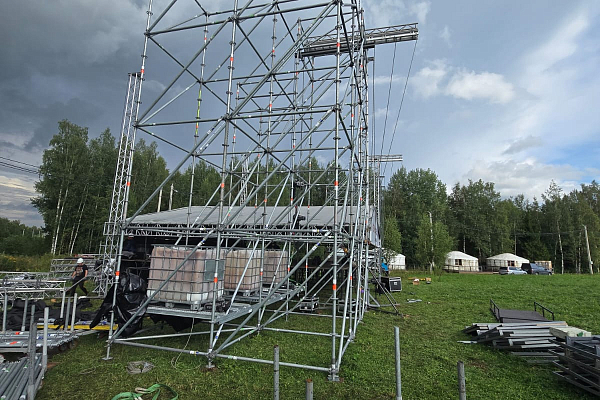 "˸���� ���������: 25 ��� � ����", �. ����������-���������