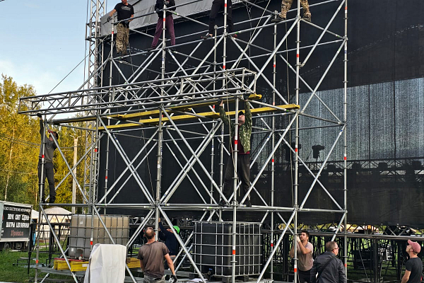 "˸���� ���������: 25 ��� � ����", �. ����������-���������