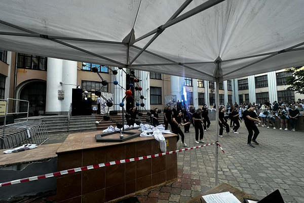 ���� ������ � �����, �.�������