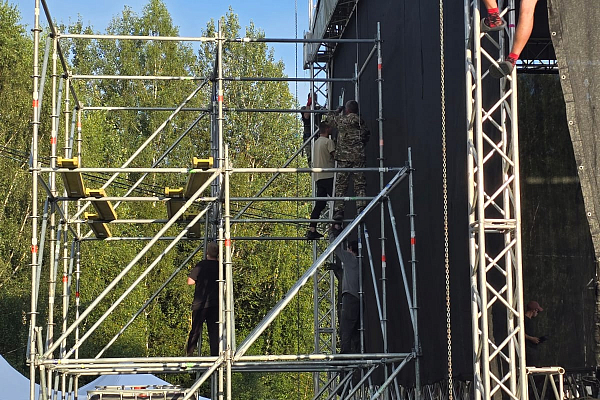 "˸���� ���������: 25 ��� � ����", �. ����������-���������