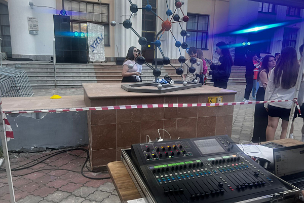 ���� ������ � �����, �.�������