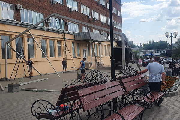 ������� ��������� "����� � �������!" � �.�������