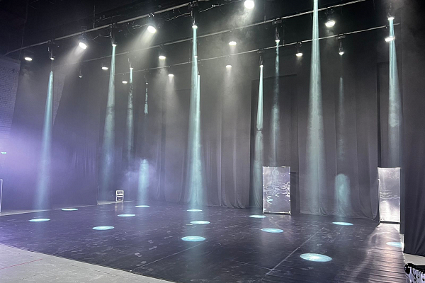 ������������ ��������� ����� ����� iD Dance Studio, �.�������