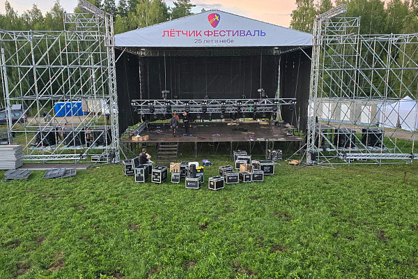 "˸���� ���������: 25 ��� � ����", �. ����������-���������